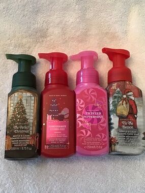Bath & Body Works bundle of 4 Christmas scent foaming hand soaps